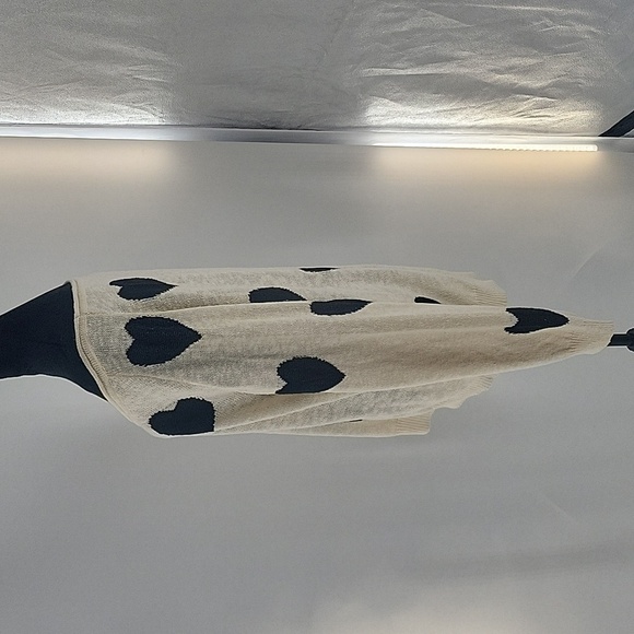 Heart Patterned Sweater - Black and Cream - Picture 13 of 16